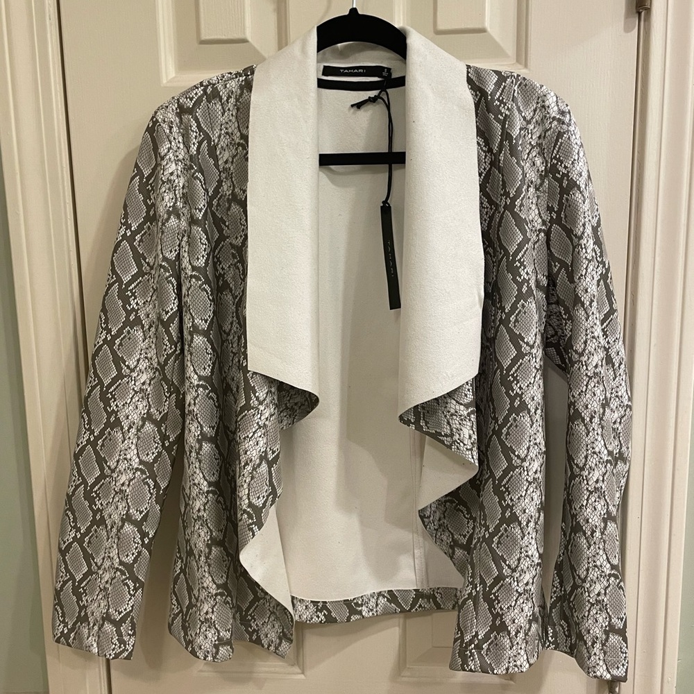 NEW $118 Tahari size small 4 6 white gray snake print open front jacket blazer